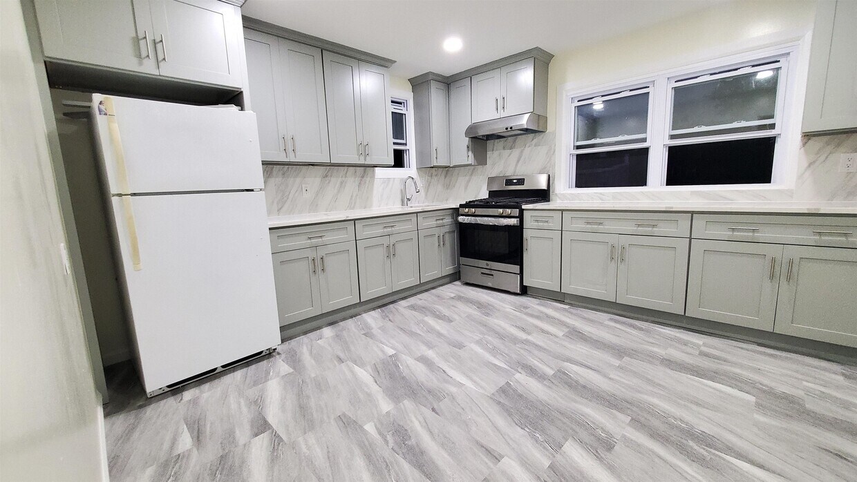 35 Beacon Ave Unit 2, Jersey City, NJ 07306 Condo for Rent in Jersey
