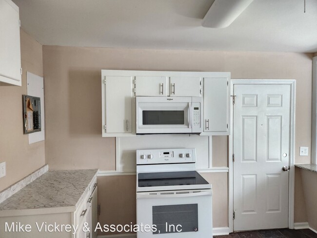 Building Photo - 3 br, 1 bath House - 2436 Ridge Road