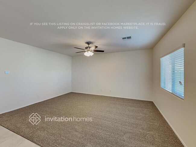Foto del edificio - 18099 N Lakeside Ct