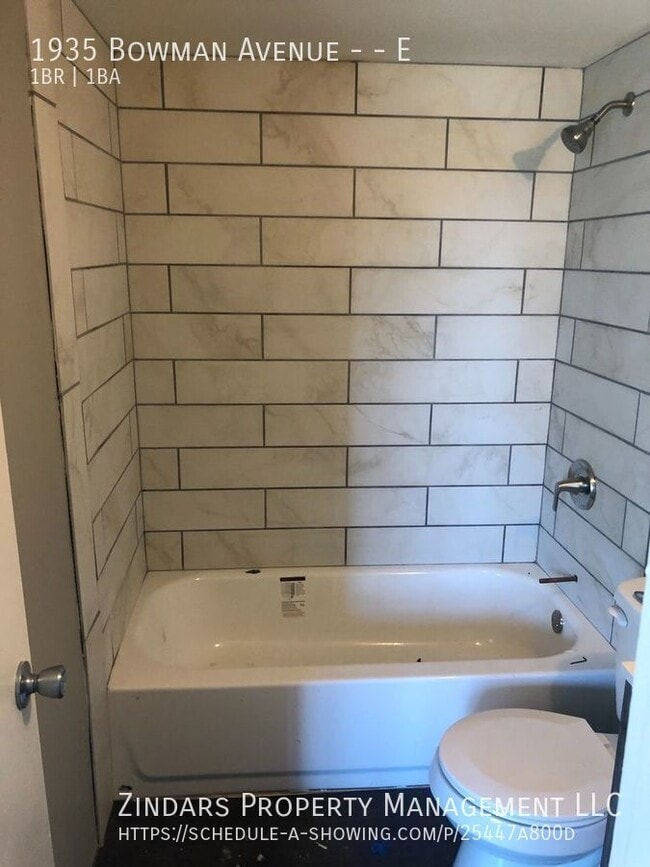 Building Photo - 1935 N Bowman Ave