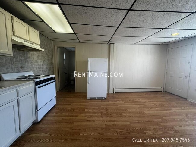 Building Photo - 27 Eastern Ave