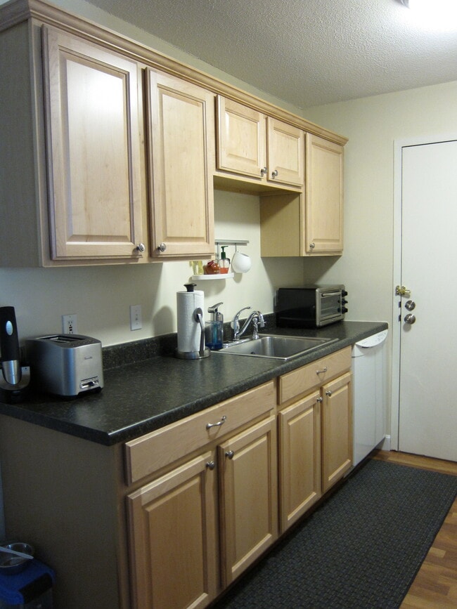 Building Photo - 45 Village Brook Ln