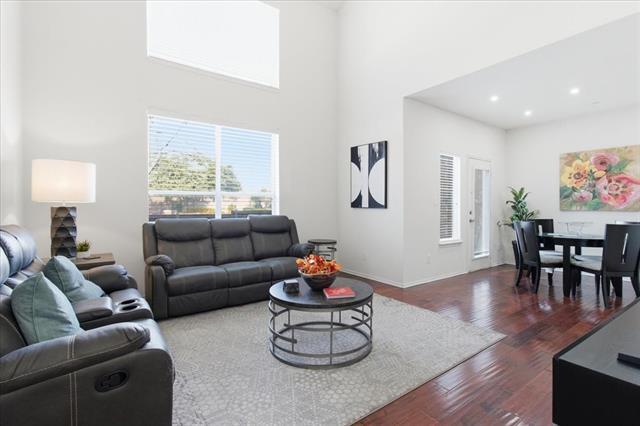 Building Photo - 7237 Rembrandt Dr