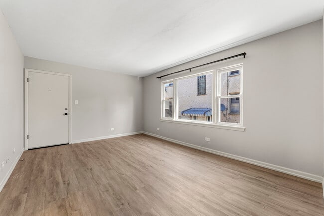 Foto del edificio - 740 E North Broadway St