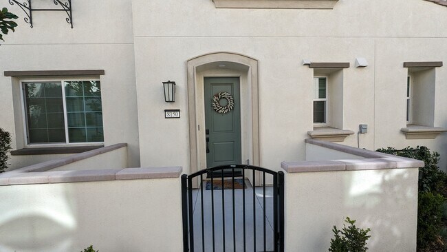 Foto del edificio - 8150 Spirit St