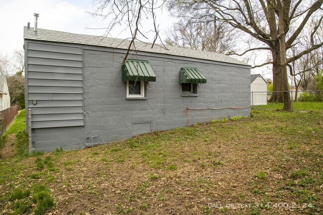 Building Photo - 2331 Wengler Ave