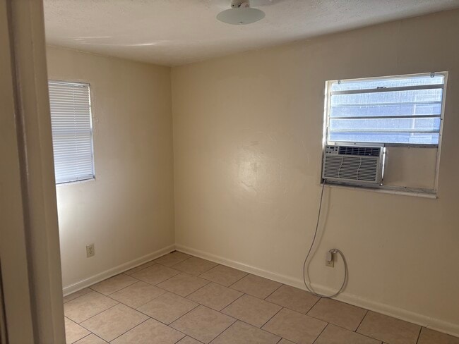 Building Photo - 1865 Bilodeau Ct