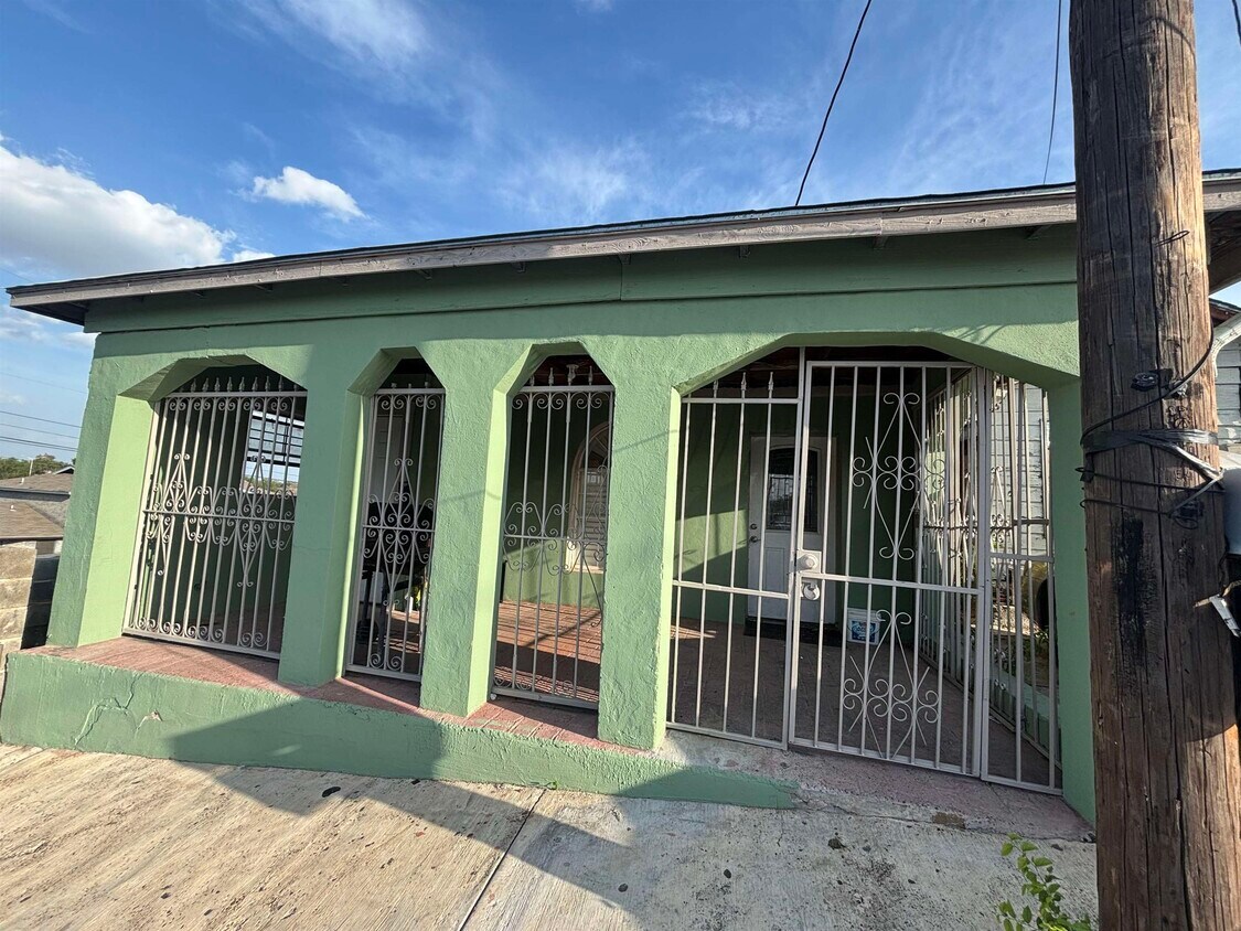 Foto principal - 717 1/2 O'Kane St