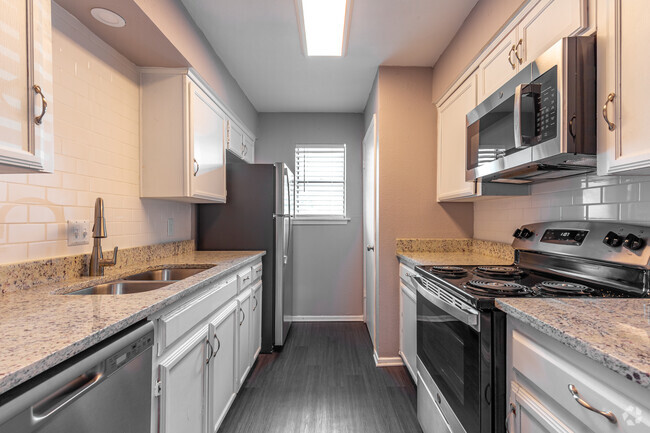 Kitchen - Jackson Manor Townhomes