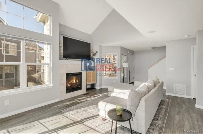 Building Photo - 12814 Jasmine St