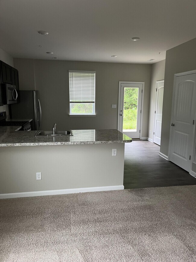 Building Photo - 401 Wood Duck Dr