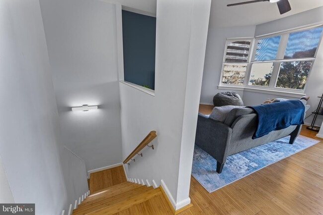 Foto del edificio - 301 S Reynolds St