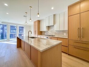 Building Photo - 144 Worcester St