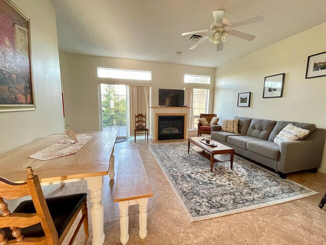 Building Photo - Plaza East