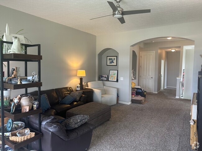 Building Photo - 5914 Bluestone Way