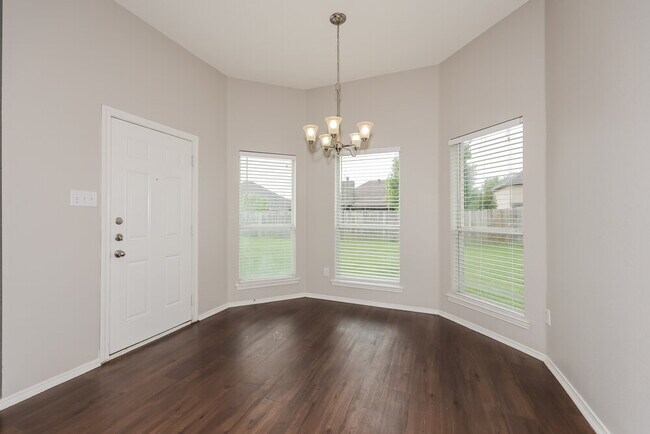 Foto del edificio - 3222 Eagle Ln