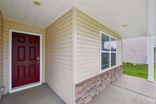 Building Photo - 5001 Lakeview Dr