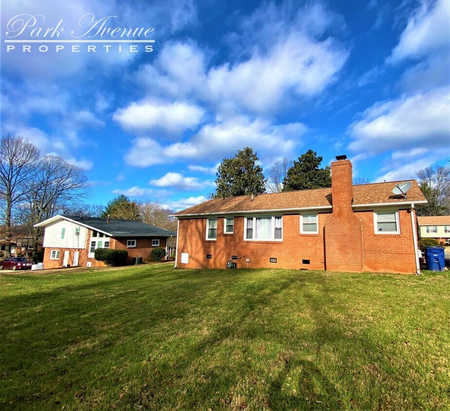 Building Photo - 3120 Flanders Dr  PENDING LEASE