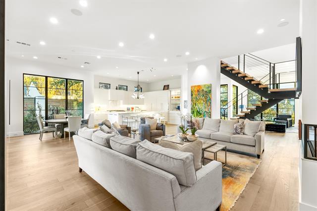 Foto del edificio - 3771 Almazan Dr