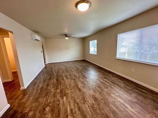 Building Photo - 1397 E Cypress Ave