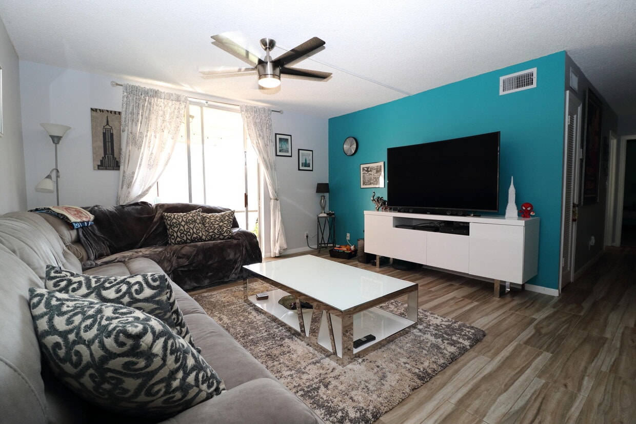 Primary Photo - 1201 NW 13th St