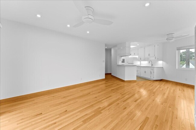Foto del edificio - 1701 Washington Way