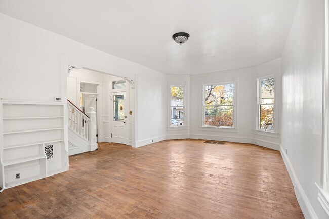 Foto del edificio - 212 N Monarch St