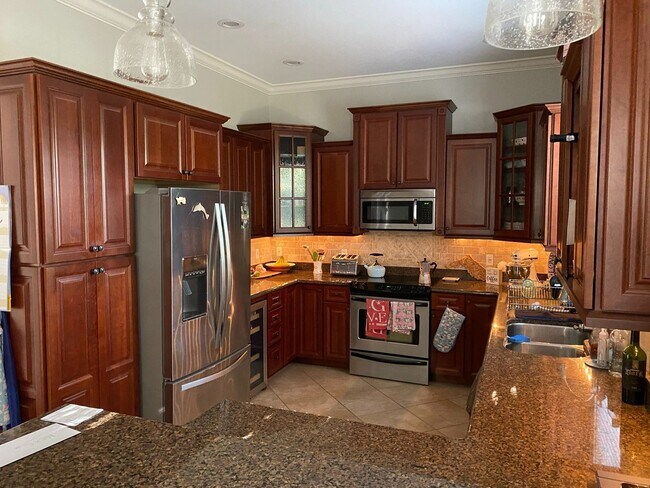 Foto del edificio - Secluded 4 Bed 3.5 Bath Near MacDill