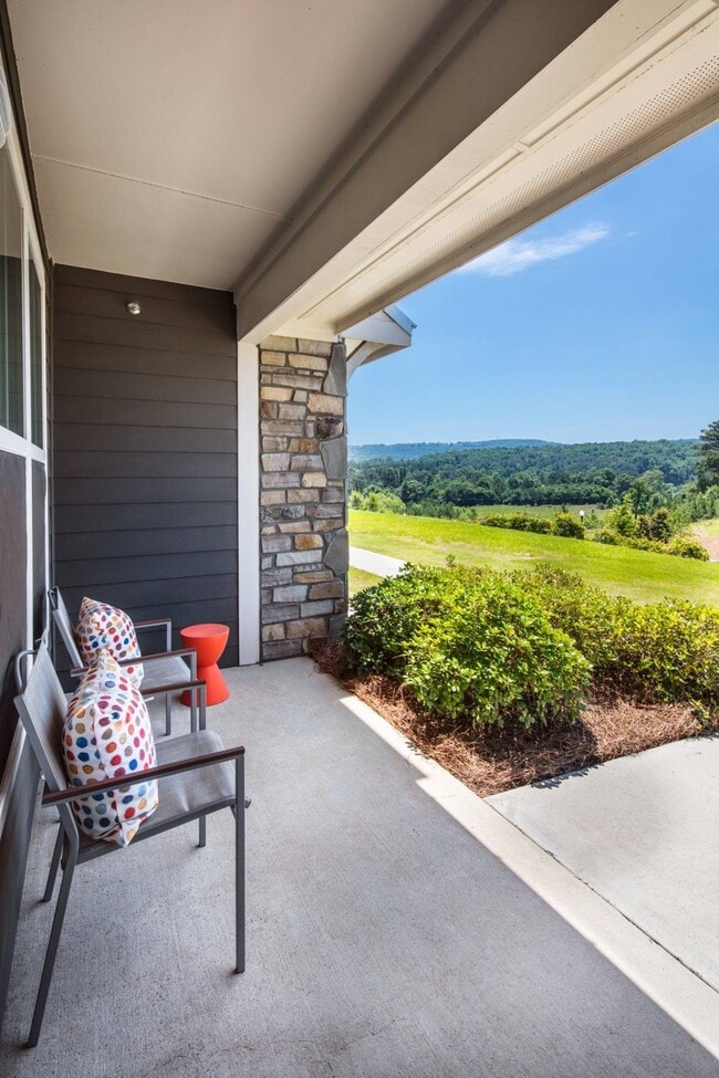 Covered Patio - Retreat at Greystone