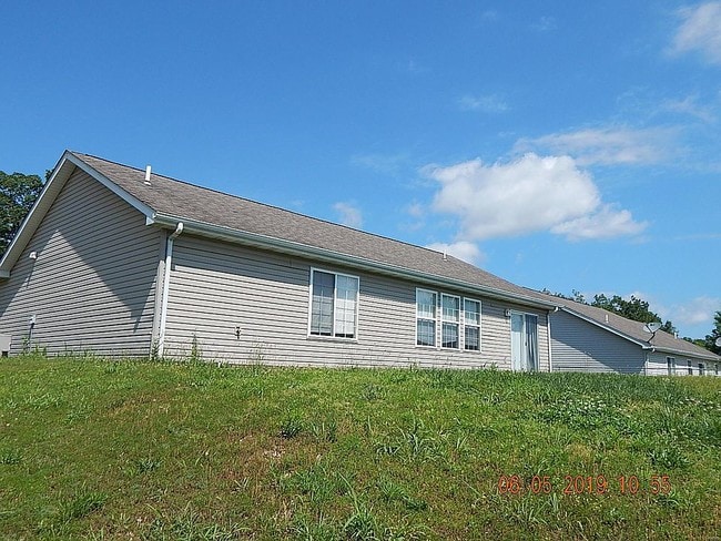 Building Photo - 24493 Tanglewood Rd