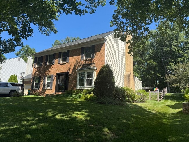 Building Photo - Stunning 4-Bed/3-Bath Home in Doylestown Township. Available Late August!