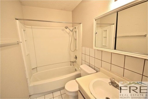 Foto del edificio - Desirable 2 Bedroom Downtown Condo