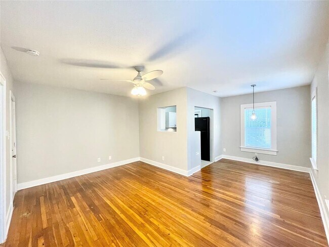 Foto del edificio - 629 E 11th St