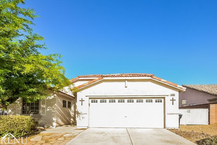 Primary Photo - 5905 N Hills Echo St