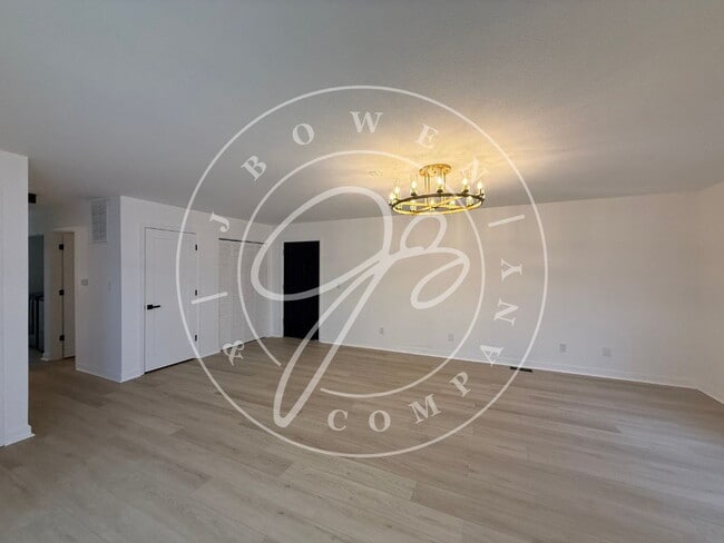 Foto del edificio - "Discover Spacious Comfort: Modern 3-Bed, 2-Bath in Maumee School District.