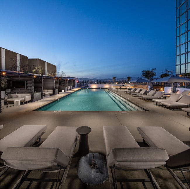 Building Photo - ARQ