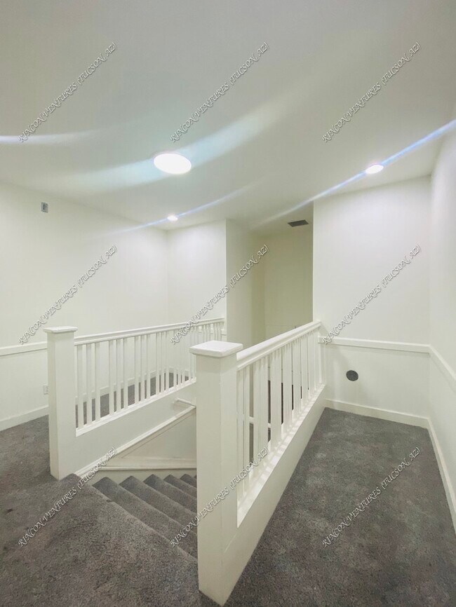 Foto del edificio - 503 E University Blvd
