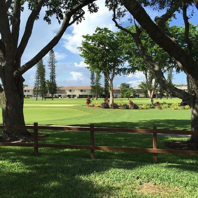 Foto del edificio - 10740 S Golfview Dr