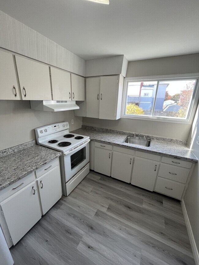 Building Photo - 34 Verdun St