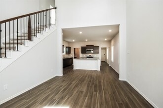 Building Photo - 15367 Estrella Rd W