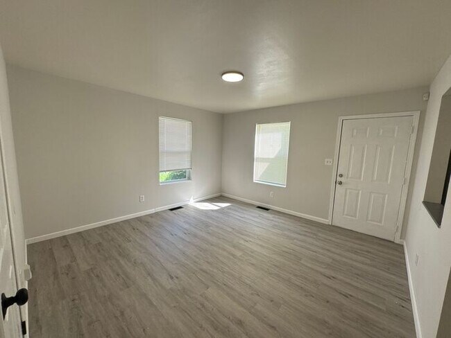 Building Photo - Beautifully updated corner home!