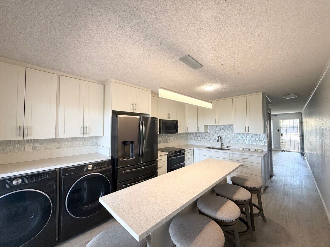 Foto principal - Ridgeway C - 2 bedroom/1 bath Newly Renova...