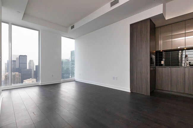 Building Photo - 125 Blue Jays Way