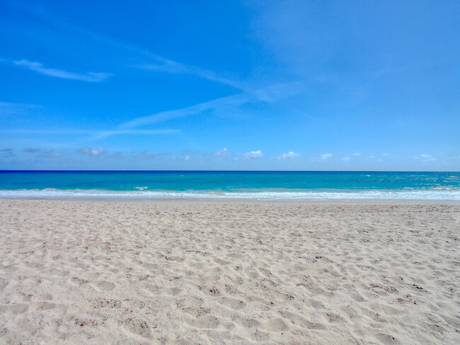 Building Photo - 3543 S Ocean Blvd