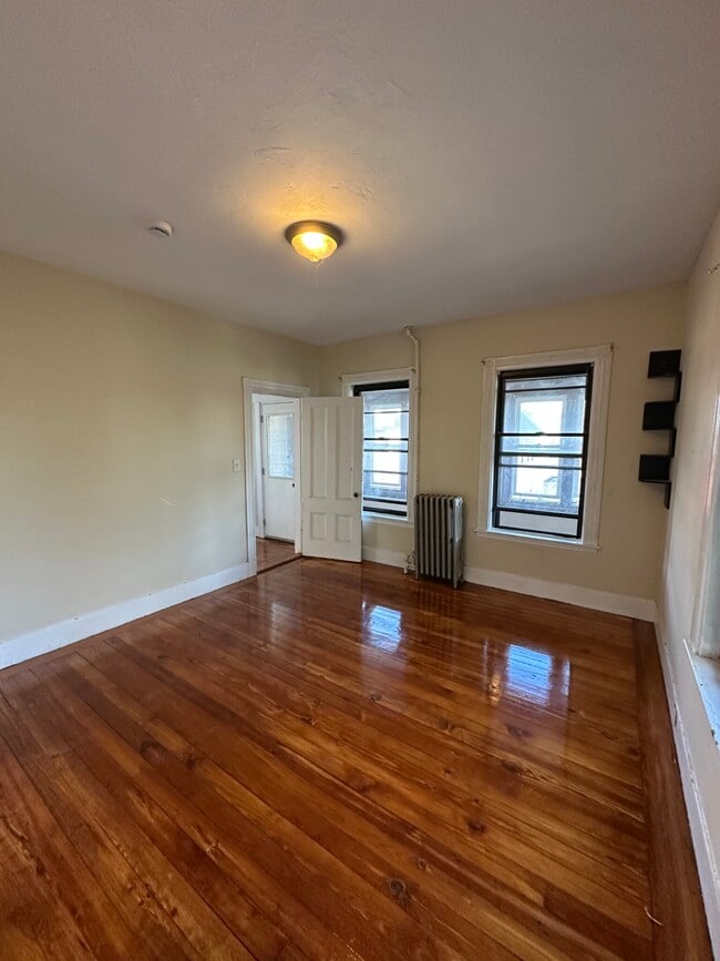 Foto del edificio - 15 Cushman Rd