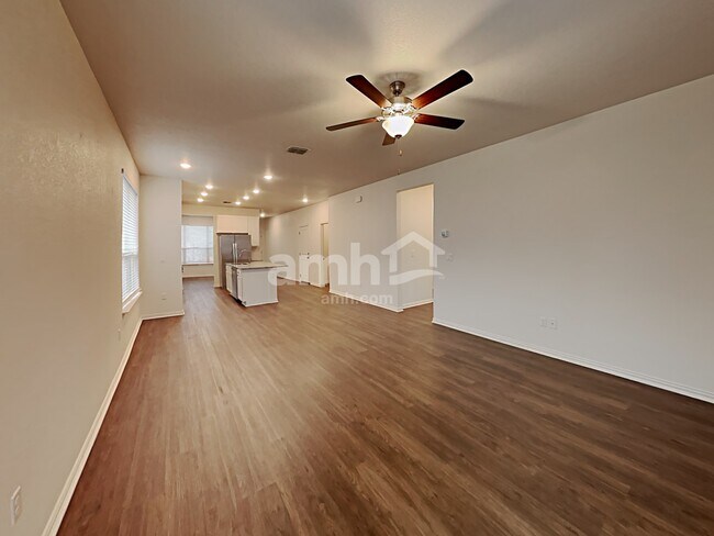 Foto del edificio - 2725 Brogan Crk