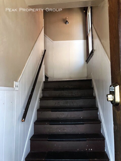 Building Photo - 2319 Rohs St