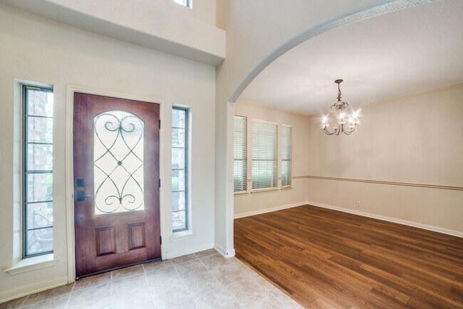 Foto del edificio - BEAUTIFUL 5-BEDROOM CUSTOM HOME IN WIND GATE RANCH