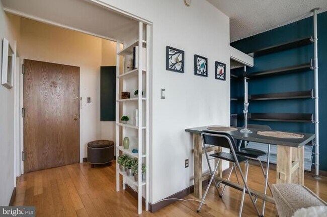 Foto del edificio - 1615 Q St NW