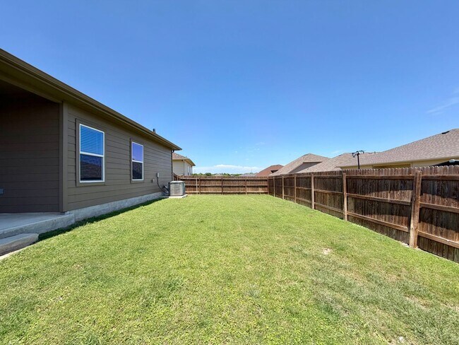 Building Photo - 1045 Gaelic Dr